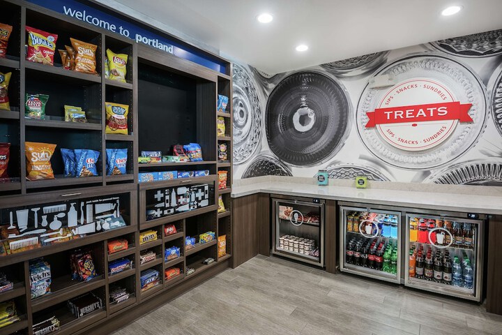 Snack bar