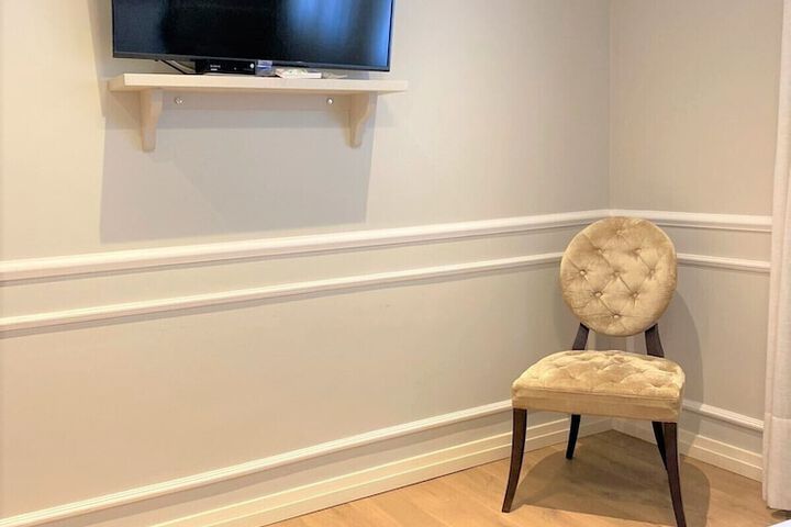 Room 25 of 136