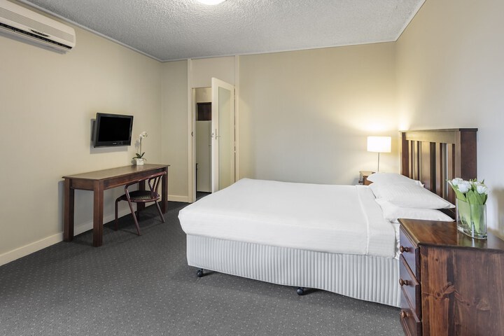 Room 10 of 35