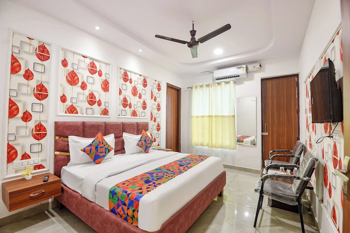 Room 16 of 32