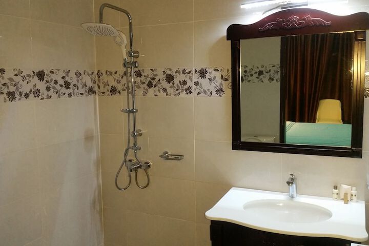 Room 16 of 39