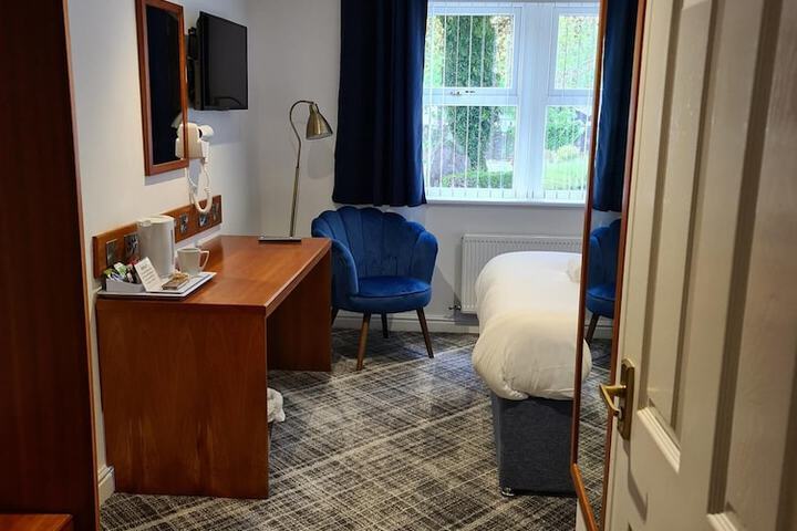 Room 13 of 49