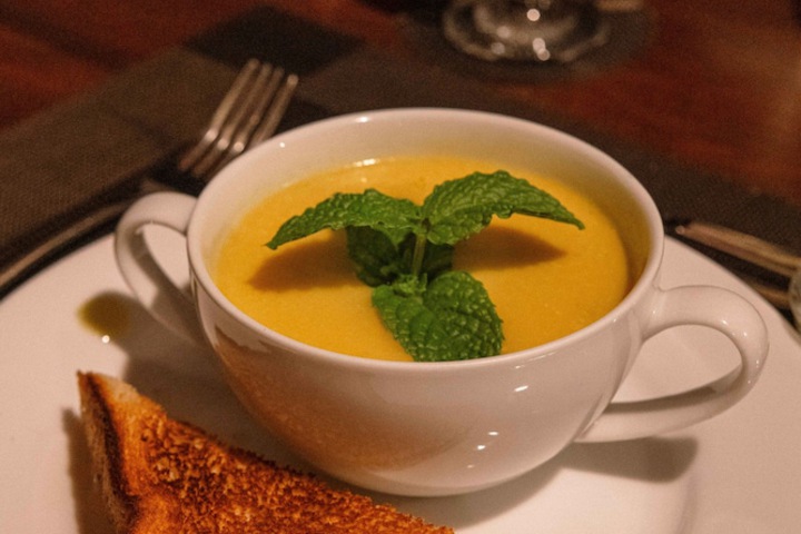 Dining 57 of 76