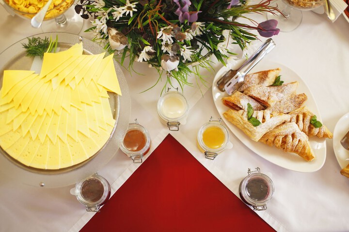 Dining 65 of 75