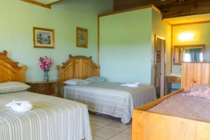 Room 4 of 18