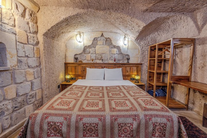Room 14 of 77