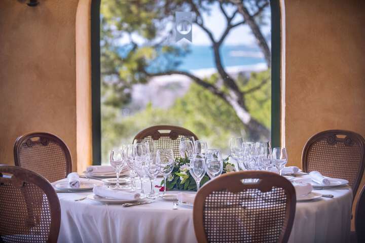 Dining 54 of 77