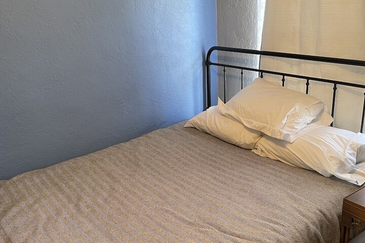 Room 44 of 99