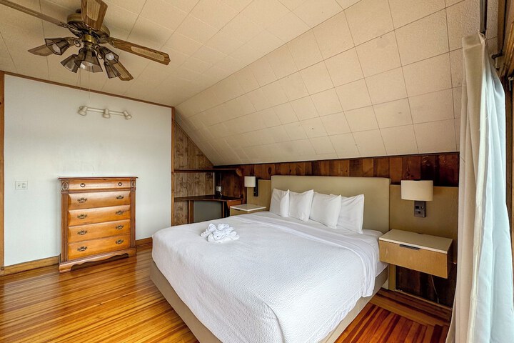 Room 121 of 324