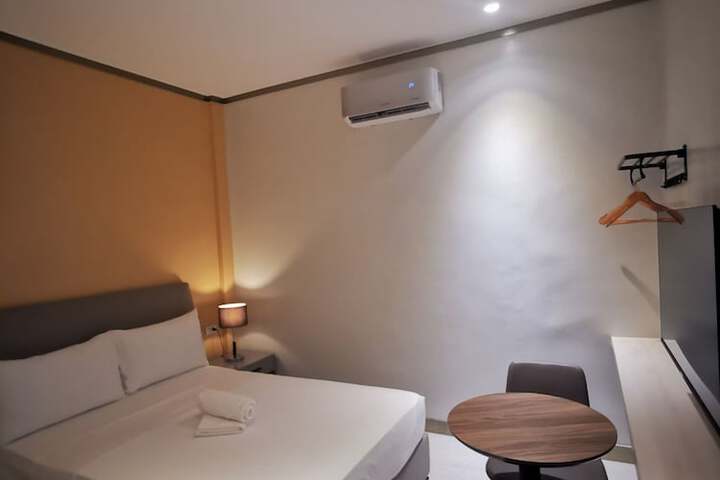 Room 18 of 21