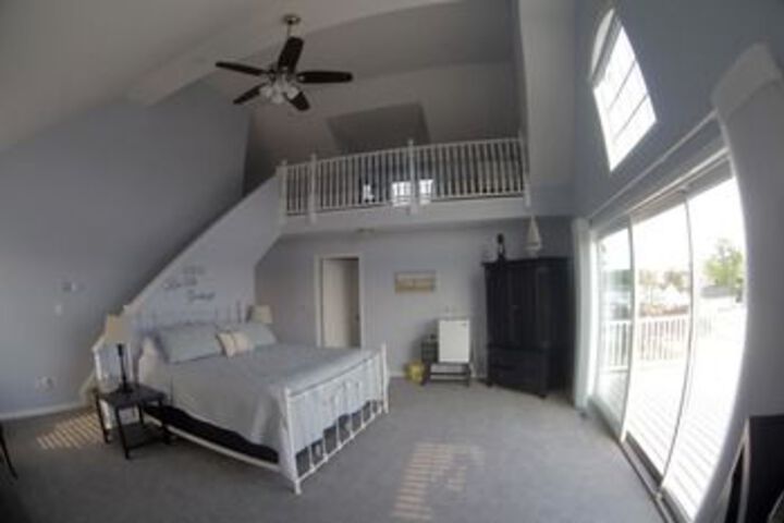 Room 34 of 44