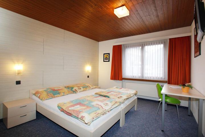 Room 22 of 46