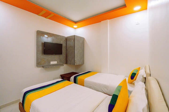 Room 17 of 43