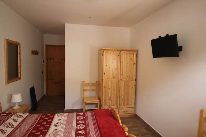 Room 6 of 61