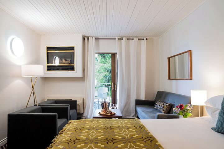 Room 10 of 68