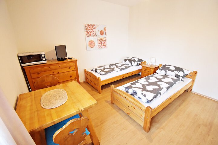 Room 62 of 86