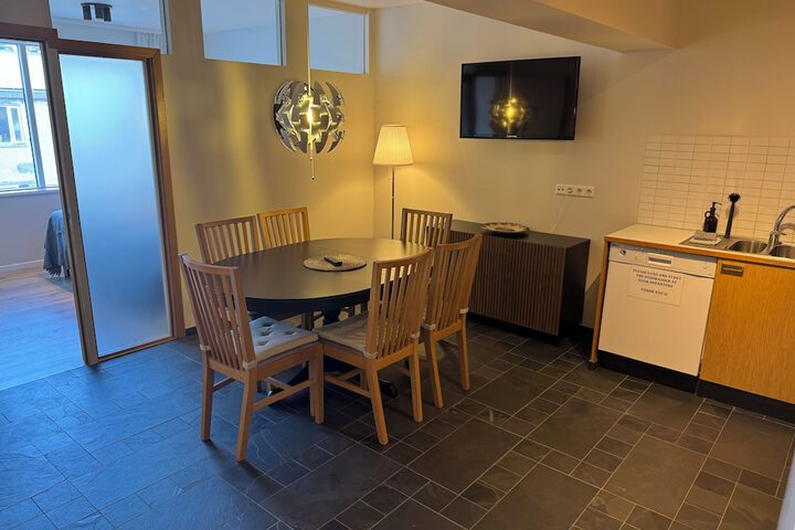 Room 33 of 81