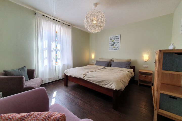Room 2 of 171