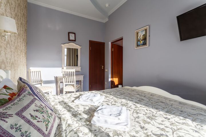 Room 13 of 49