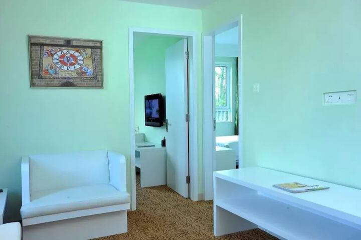 Room 21 of 48