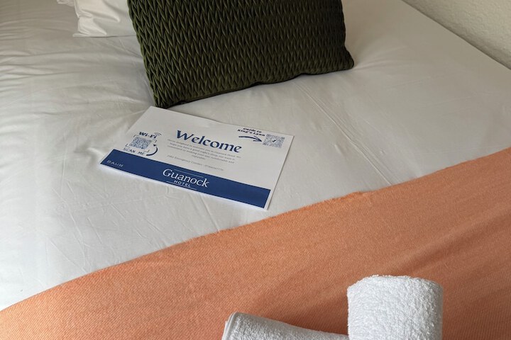 Room 7 of 14