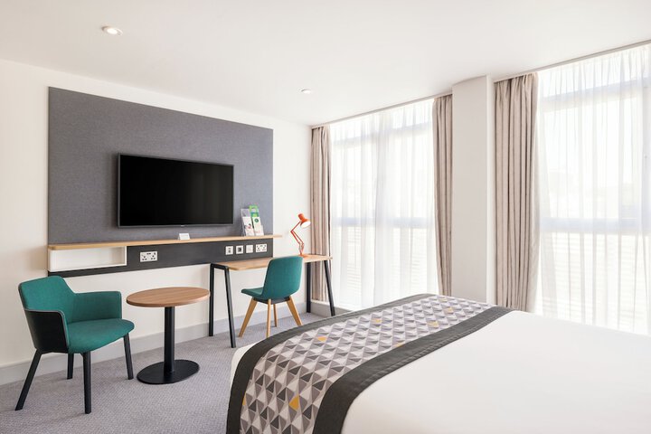 Room 34 of 130