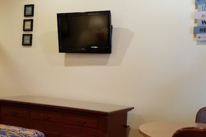 Room 8 of 50
