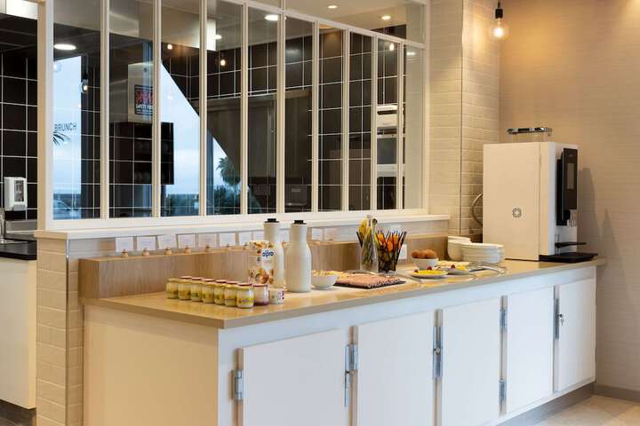 Breakfast/Coffee Service 29 of 49