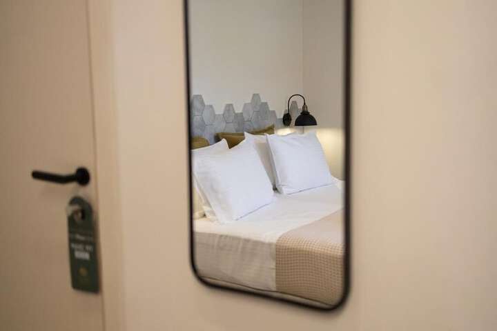 Room 13 of 90