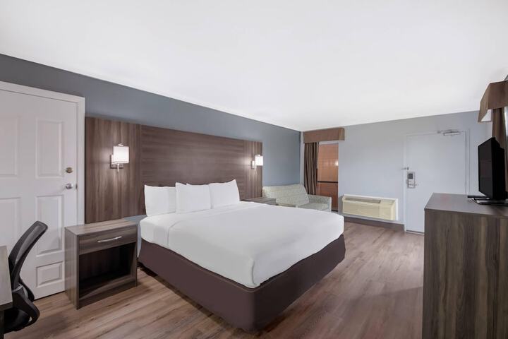 Room 7 of 34