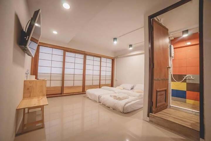 Room 17 of 52