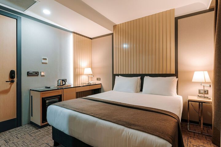Room 14 of 34