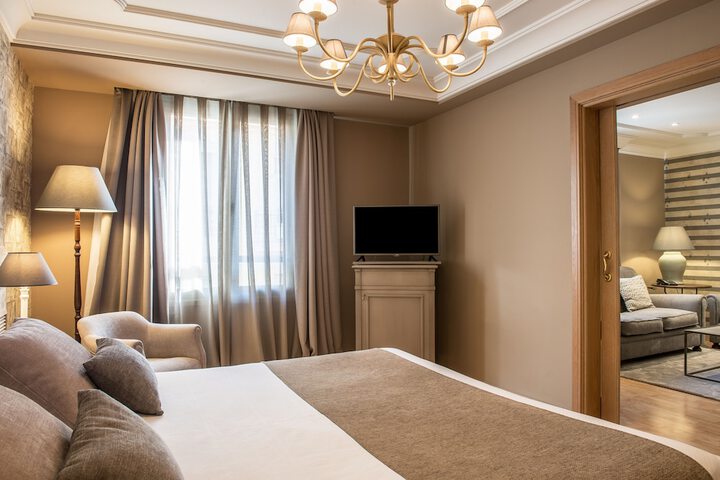 Room 15 of 46