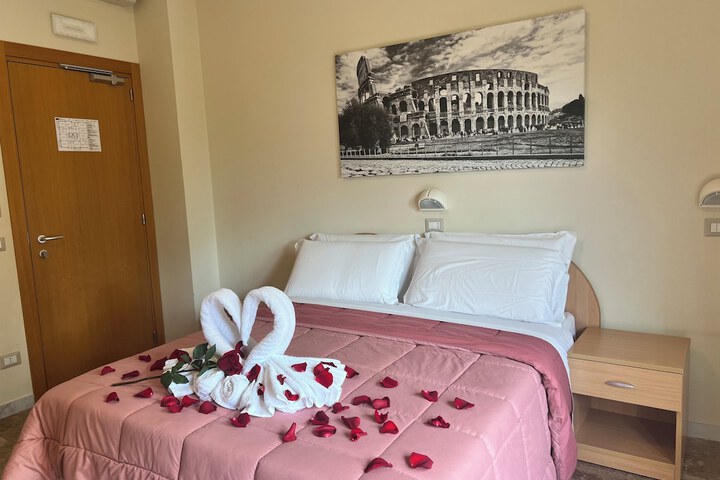 Room 11 of 20