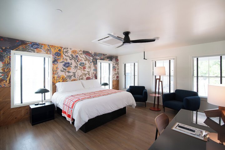 Room 32 of 58