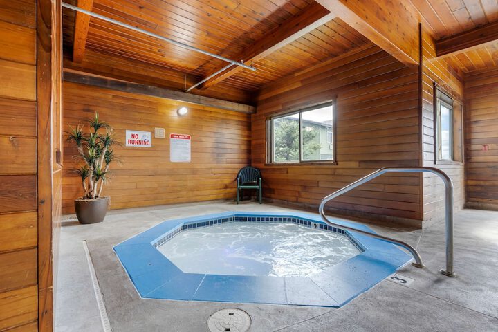 Hotel Pool
