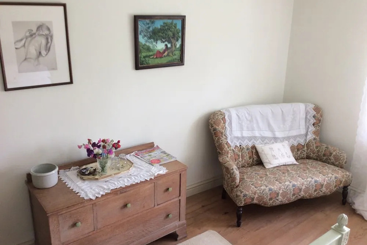 Room 4 of 13