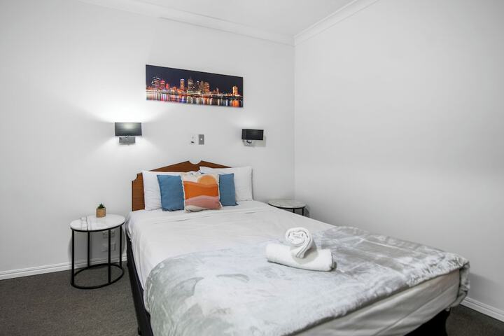 Room 4 of 23