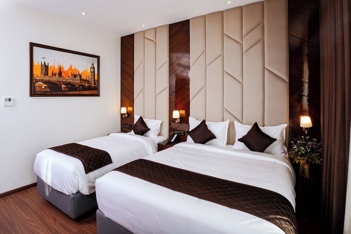 Room 33 of 74
