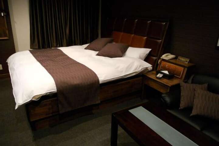 Room 5 of 15