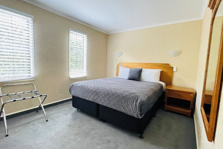 Room 3 of 38