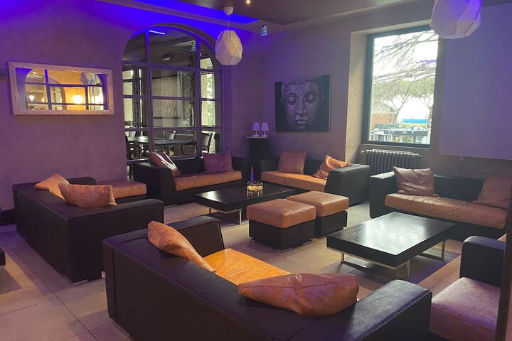 Entrance & Lobby