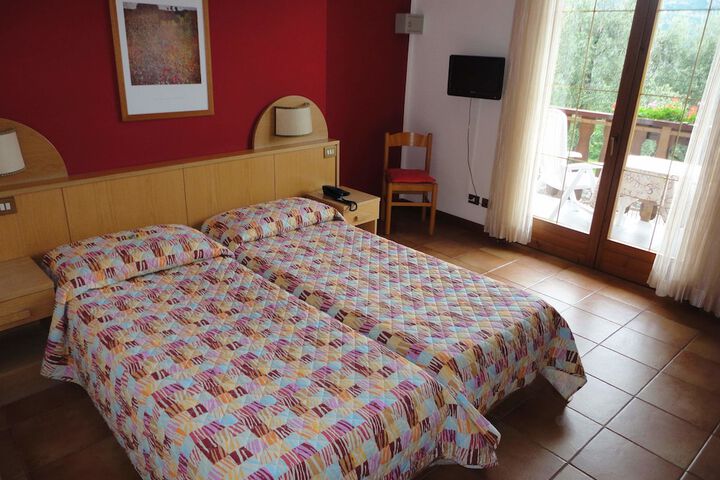 Room 6 of 71