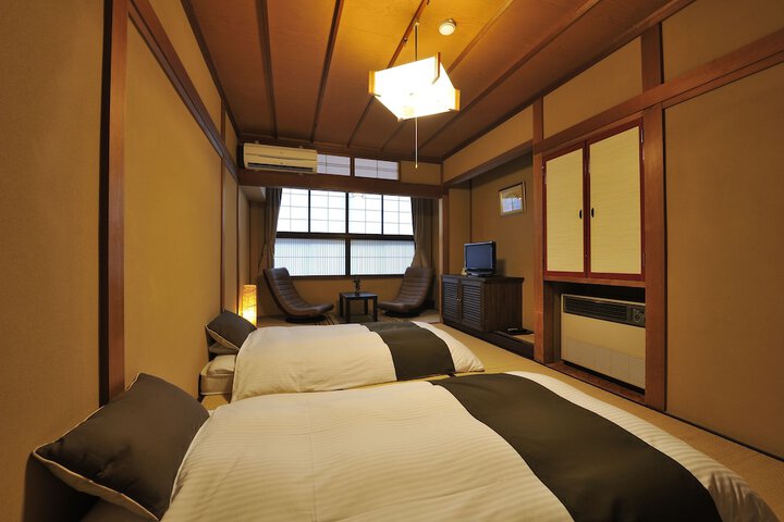 Room 6 of 29