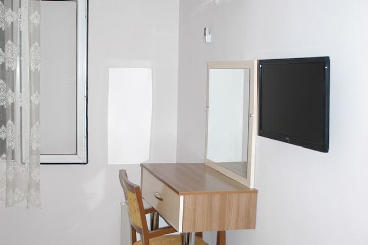 Room 15 of 24