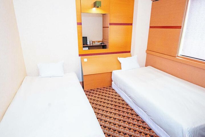 Room 10 of 60
