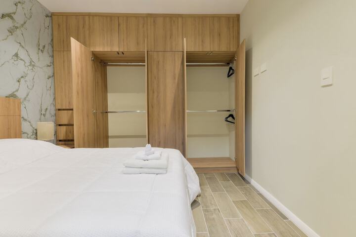 Room 19 of 122