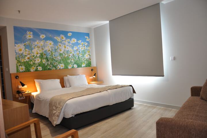 Room 17 of 38