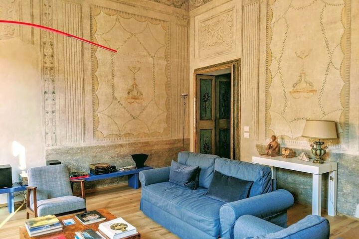 Room 21 of 62