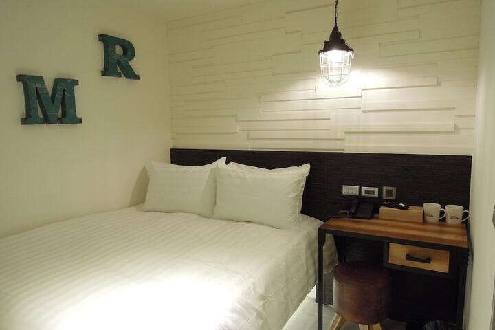 Room 5 of 37